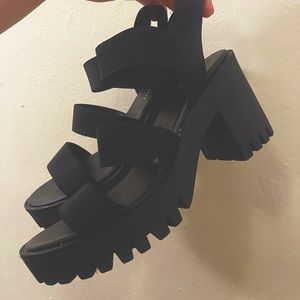 MADDEN GIRL comfy chunky heel -